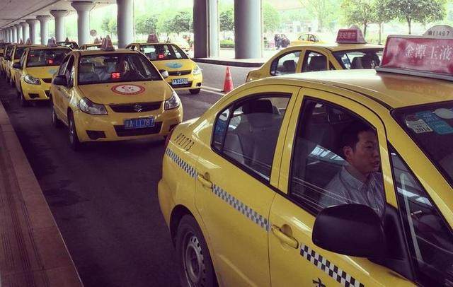 重慶出租車全面換裝國產(chǎn)車 一次“中國制造”的給力轉(zhuǎn)身